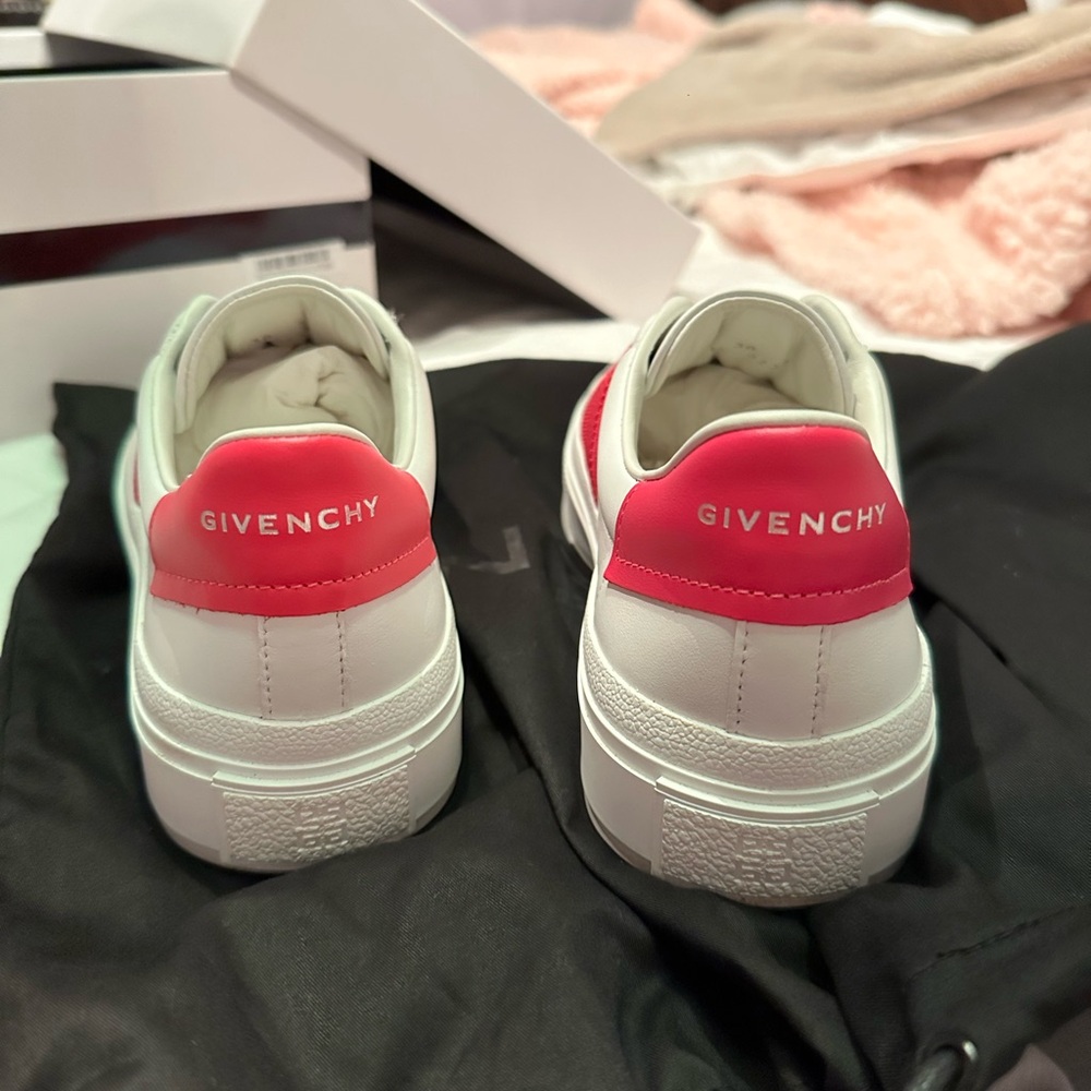 BRAND NEW Givenchy Sneakers - Picture 8 of 8